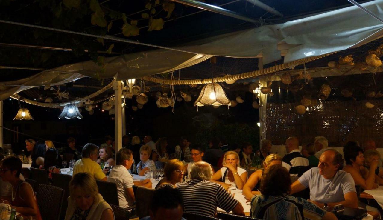 St. Nicholas Rooms Hvar Town Exterior foto
